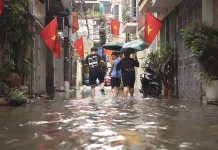 வியட்நாமில் கனமழை, வெள்ளம்; பலி எண்ணிக்கை 90 ஆக உயர்வு