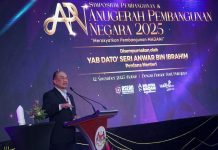 Jangan selesa dengan pencapaian sedia ada -Anwar