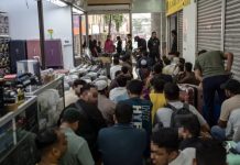 சௌக்கிட்டில் குடிநுழைவு துறை சோதனை; 124 சட்டவிரோத குடியேறிகள் கைது