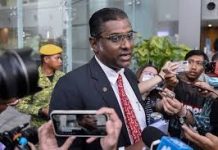 “இந்தியர்களைப் புறக்கணிப்பதாக அரசாங்கத்தை சித்தரிப்பதை நிறுத்துங்கள்” – R.S.N.ராயர்