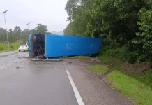 கோத்தா திங்கி அருகே நடந்த விபத்தில் பேருந்து ஓட்டுநரும் 10 தொழிற்சாலை தொழிலாளர்களும் காயம்