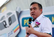 மலேசியாவில் விரைவுச் சேவையில் ஈடுபட சிங்கப்பூர் சுற்றுலாப் பேருந்துகளுக்கு அனுமதி இல்லை: அந்தோணி லோக்