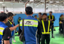 மாதத்திற்கு 2 நாட்கள் மட்டுமே விடுமுறை; சம்பளப் பட்டியலும் இல்லை: தொழிலாளர்கள் வேதனை!