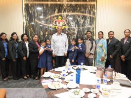 உலக அரங்கில் மின்னும் கின்ராரா தோட்டத் தமிழ்ப்பள்ளி மாணவர்கள்: நேரில் அழைத்து பாராட்டிய அமைச்சர் ரமணன்