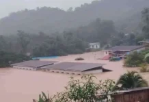 Sekolah hampir tenggelam – Banjir Sabah semakin buruk