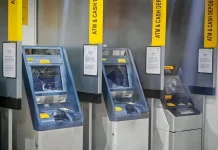 ஜின்ஜாங்கில் ATM இயந்திரங்கள் சேதம்: மர்ம நபரைத் தேடும் காவல்துறை