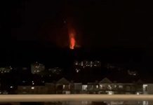 அம்பாங் அருகே பயங்கர காட்டுத்தீ: வீடுகளைச் சூழ்ந்த புகை – SUKE நெடுஞ்சாலையில் பரபரப்பு!