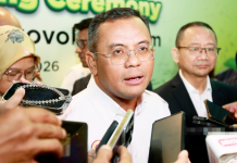 சிலாங்கூர் அரசு ஊழியர்களுக்கு ஒரு மாதச் சம்பளம் போனஸ்: மந்திரி பெசார் அமிருடின் அதிரடி அறிவிப்பு!