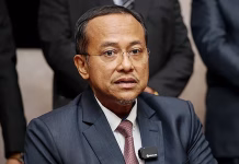 MP பதவியை விட்டு வெளியேறி, PN தலைவர் பதவியில் கவனம் செலுத்துங்கள் என்று ஆய்வாளர் சம்சூரியிடம் கூறுகிறார்