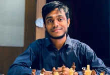குகேஷை வீழ்த்தினாா் நடப்பு சாம்பியன் அரவிந்த்
