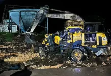 குளத்தில் கவிழ்ந்த டிராக்டர: நீரில் மூழ்கி உயிரிழந்த ஓட்டுநர்