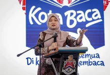 சண்டாக்கான் தீ விபத்து: பாதிக்கப்பட்ட மாணவர்களுக்கு தலா 300 ரிங்கிட் கல்வி நிதியுதவி – ஃபட்லினா சிடெக்