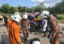 செகாமட் அருகே நடந்த விபத்தில் மூவர் உயிரிழந்தனர்