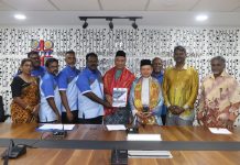 16ஆவது உலகத்தமிழ் ஆசிரியர் மாநாட்டின் அழைப்பிதழை NUTP தலைவரிடம் வழங்கிய KKGSTM தலைவர் அர்ஜூனன்