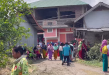 மணிப்பூரில் பதற்றம்; குண்டுவீசி 2 குழந்தைகள் உள்பட 3 பேர் படுகொலை …