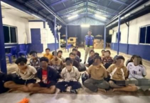 மலேசிய எல்லைப்பகுதியில் அதிரடி வேட்டை: தும்பாட், பாசிர் மாஸில் 22 சட்டவிரோதக் குடியேறிகள் கைது! தலா RM8,000 கொடுத்து ஊடுருவல்