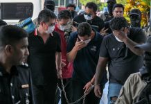 கெப்போங் கொள்ளைச் சம்பவம்: துப்பாக்கி முனையில் 4.4 மில்லியன் ரிங்கிட் கொள்ளை – போலீஸ் அதிகாரி உட்பட 6 பேர் மீது வழக்குப்பதிவு!