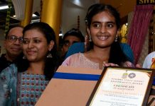 மலேசிய சாதனைப் புத்தகத்தில் இடம்பிடித்த பினாங்கு மாணவி: ‘பை’ (Pi) மதிப்பின் 300 இலக்கங்களை மனப்பாடம் செய்து அசத்தல்!