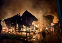 சண்டாக்கான் தீ விபத்து: 30 வீடுகள் தரைமட்டம்!