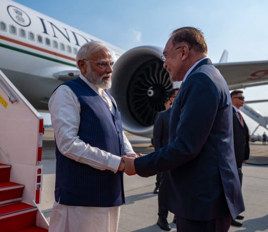 இந்தியாவின் நீண்ட கால பிரதமர் என்ற மைல்கல்லை எட்டிய மோடிக்கு வாழ்த்துகள்: அன்வார்