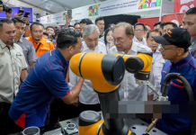 உயர்தொழில்நுட்பத் துறையில் புதிய புரட்சி: TVET 2.0 பட்டதாரிகளுக்குக் குறைந்தபட்சச் சம்பளம் RM2,500 ஆக உயர்வு!