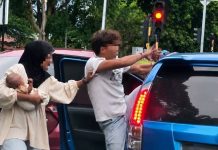 மலாக்காவில் நடுத்தெருவில் மோதிக்கொண்ட வாகனமோட்டிகள்… சமரசத்தில் முடிந்த சாலை வன்முறைச் சம்பவம்!
