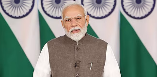 செசல்ஸ் தலைவர்களுக்கு பிரதமர் மோடி வழங்கிய பரிசில் இடம் பெற்றிருந்த காஞ்சீபுரம் பட்டு, தோடா பழங்குடியினரின் சால்வை!