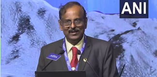 ‘சமூகத்திற்கு திருப்பி கொடுங்கள்; இந்தியாவை வளர்ந்த நாடாக மாற்றுங்கள்’ – பட்டமளிப்பு விழாவில் மாணவர்களுக்கு இஸ்ரோ தலைவர் அறிவுரை