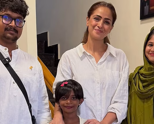 மாற்றுத்திறனாளி சிறுமியின் நீண்டநாள் கனவை நனவாக்கிய நடிகை சிம்ரன்