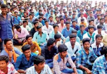 டெல்லியில் இளைஞர்கள் மீதான தாக்குதல்: மன்னார்குடியில் வகுப்புகளை புறக்கணித்து கல்லூரி மாணவர்கள் போராட்டம்