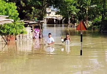 அசாம்: வெள்ள பாதிப்புக்கு பலி எண்ணிக்கை 107 ஆக உயர்வு