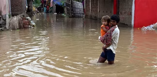 பீகாரில் கனமழை, வெள்ளம்: 10 லட்சம் பேர் பாதிப்பு …