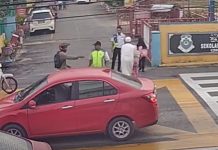 பெர்மாத்தாங் பாவ் பள்ளியின் வாசல் அருகே சிறுமிகள் மீது மோதிவிட்டுத் தப்பிய மோட்டார் சைக்கிள் ஓட்டுநருக்கு போலீஸ் வலைவீச்சு!